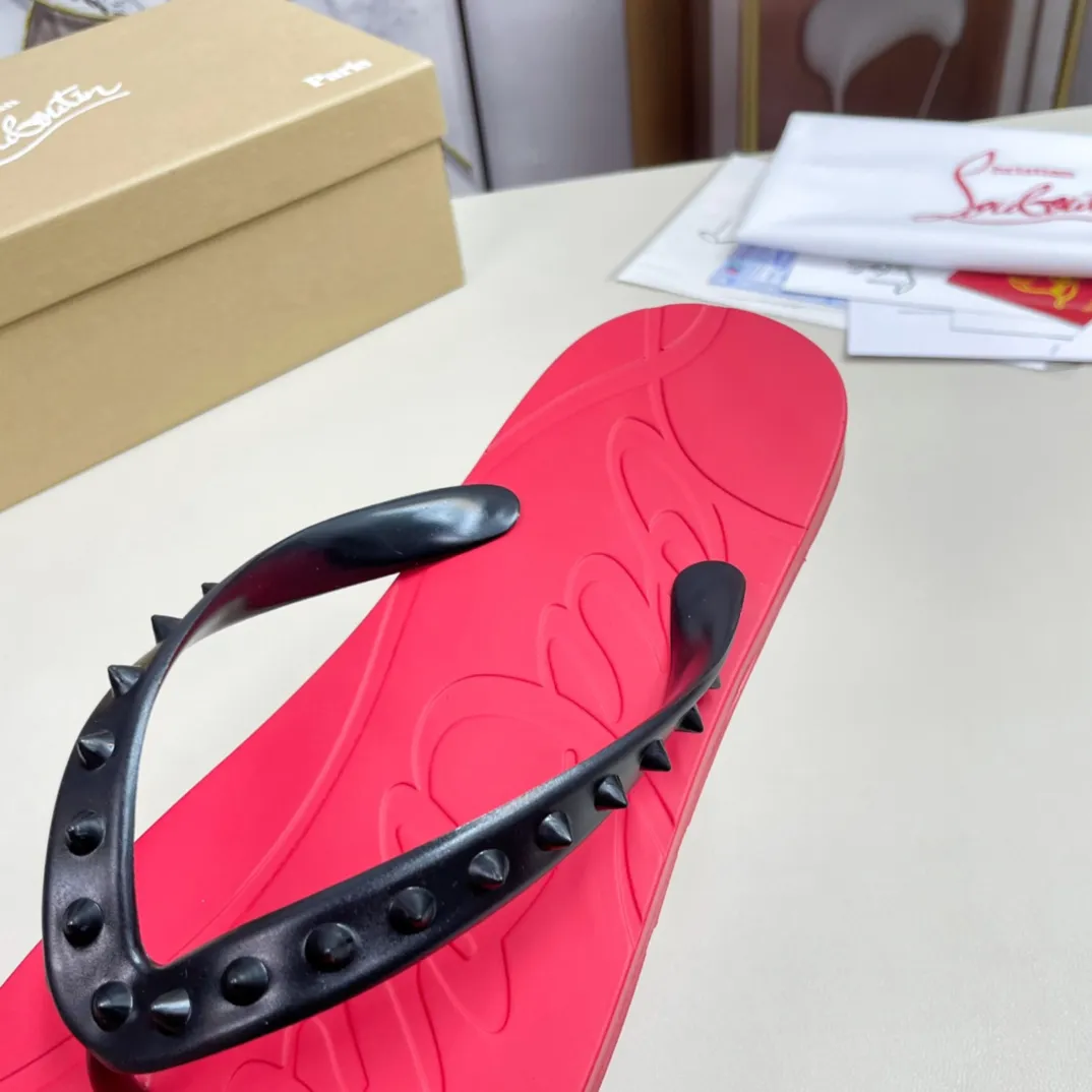 [CL red sole shoes] P: 260💰 size 38-45 Men's classic slippers, made on the official website 1:1, the original factory specializes in original materials ➖ OEM production ➖ Original ultra-light anti-slip outsole. Super fashionable and super comfortable, handsome on the feet, a must-have for men in summer! !